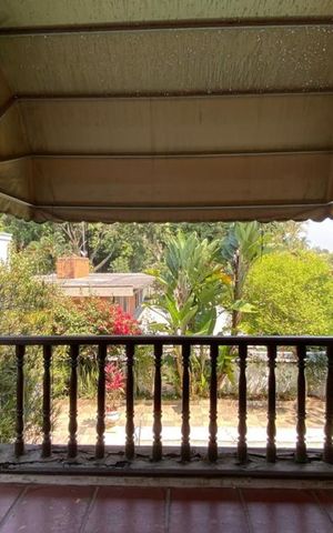 Casa à venda com 544m², 4 quartos e 3 vagas Casa à venda com 544m², 4 quartos e 3 vagasVaranda
