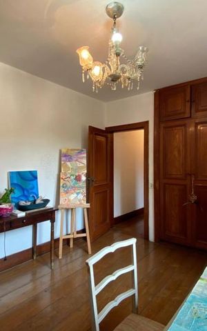 Casa à venda com 544m², 4 quartos e 3 vagas Casa à venda com 544m², 4 quartos e 3 vagasQuarto 4