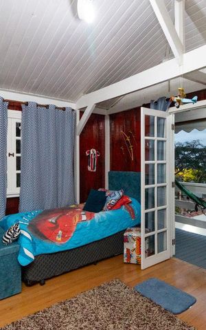 Casa à venda com 249m², 3 quartos e 3 vagas Casa à venda com 249m², 3 quartos e 3 vagasQuarto 1