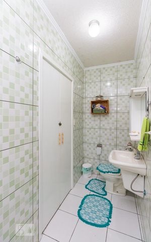 Casa à venda com 249m², 3 quartos e 3 vagas Casa à venda com 249m², 3 quartos e 3 vagasBanheiro