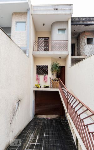 Casa para alugar com 190m², 3 quartos e 3 vagasFachada