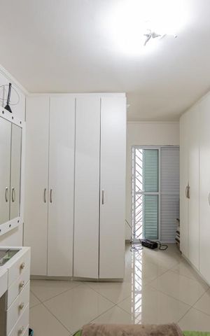 Casa para alugar com 190m², 3 quartos e 3 vagasSuite