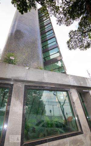 Apartamento à venda com 200m², 4 quartos e 3 vagas Apartamento à venda com 200m², 4 quartos e 3 vagasFachada do prédio