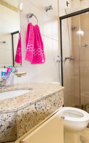 Apartamento à venda com 200m², 4 quartos e 3 vagas Apartamento à venda com 200m², 4 quartos e 3 vagasBanheiro social