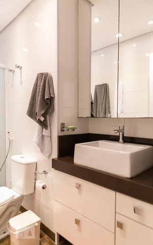Apartamento para alugar com 140m², 4 quartos e 1 vaga Apartamento para alugar com 140m², 4 quartos e 1 vagaBanheiro 2