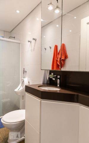 Apartamento para alugar com 140m², 4 quartos e 1 vaga Apartamento para alugar com 140m², 4 quartos e 1 vagaBanheiro