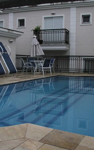 Casa à venda com 250m², 3 quartos e 4 vagasPiscina