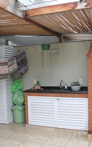 Casa à venda com 250m², 3 quartos e 4 vagasChurrasqueira