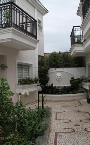 Casa à venda com 250m², 3 quartos e 4 vagasHall