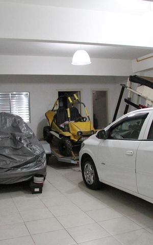 Casa à venda com 250m², 3 quartos e 4 vagasGaragem