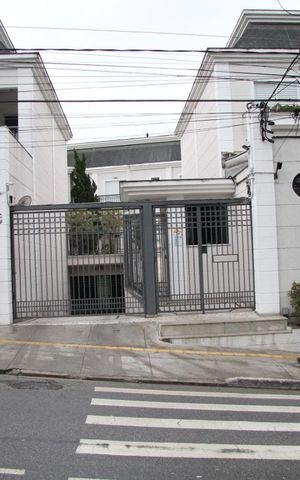 Casa à venda com 250m², 3 quartos e 4 vagasFachada
