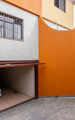 Casa à venda com 298m², 3 quartos e 6 vagas Casa à venda com 298m², 3 quartos e 6 vagasGaragem