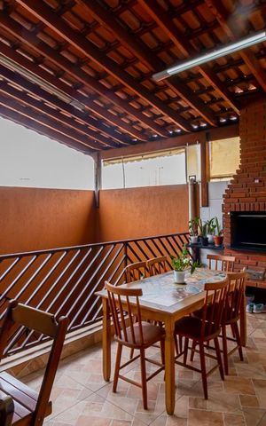 Casa à venda com 298m², 3 quartos e 6 vagas Casa à venda com 298m², 3 quartos e 6 vagasVaranda Gourmet