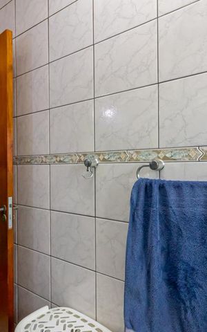 Casa à venda com 298m², 3 quartos e 6 vagas Casa à venda com 298m², 3 quartos e 6 vagasBanheiro