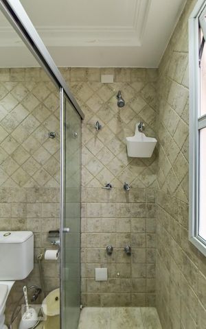 Apartamento à venda com 104m², 3 quartos e 2 vagas Apartamento à venda com 104m², 3 quartos e 2 vagasBanheiro da Suíte