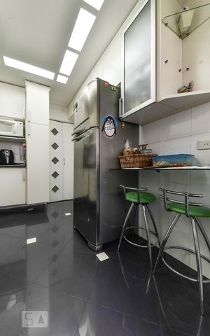 Apartamento à venda com 104m², 3 quartos e 2 vagas Apartamento à venda com 104m², 3 quartos e 2 vagasCozinha