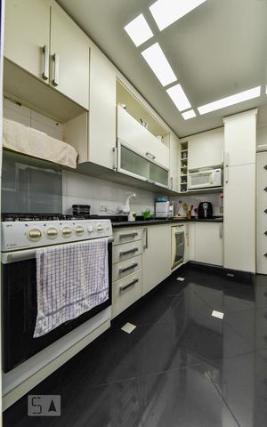Apartamento à venda com 104m², 3 quartos e 2 vagas Apartamento à venda com 104m², 3 quartos e 2 vagasCozinha