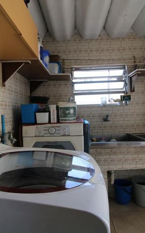 Casa à venda com 169m², 3 quartos e 2 vagasÁrea de serviço
