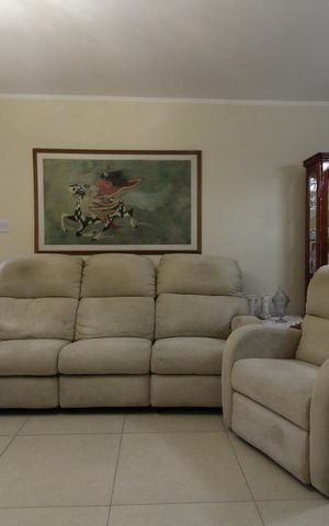 Casa à venda com 169m², 3 quartos e 2 vagasSala