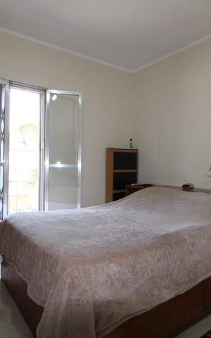 Casa à venda com 169m², 3 quartos e 2 vagasSuíte