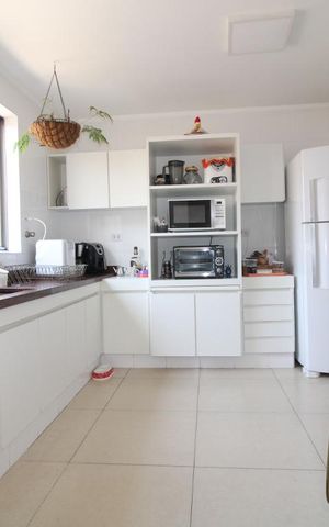 Casa à venda com 169m², 3 quartos e 2 vagasCozinha