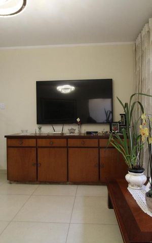 Casa à venda com 169m², 3 quartos e 2 vagasSala