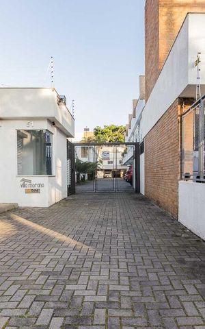 Casa de condomínio à venda com 320m², 4 quartos e 2 vagas Casa de condomínio à venda com 320m², 4 quartos e 2 vagasFachada