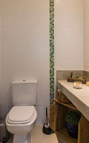 Casa de condomínio à venda com 320m², 4 quartos e 2 vagas Casa de condomínio à venda com 320m², 4 quartos e 2 vagasBanheiro Social2