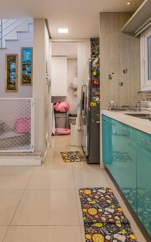 Casa de condomínio à venda com 320m², 4 quartos e 2 vagas Casa de condomínio à venda com 320m², 4 quartos e 2 vagasCozinha