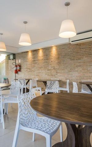 Casa de condomínio à venda com 320m², 4 quartos e 2 vagas Casa de condomínio à venda com 320m², 4 quartos e 2 vagasÁrea comum - Salão de festas