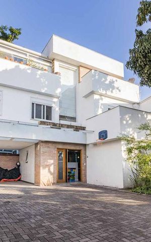 Casa de condomínio à venda com 320m², 4 quartos e 2 vagas Casa de condomínio à venda com 320m², 4 quartos e 2 vagasFachada da Casa