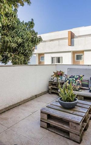 Casa de condomínio à venda com 320m², 4 quartos e 2 vagas Casa de condomínio à venda com 320m², 4 quartos e 2 vagasTerraço