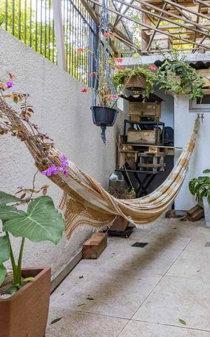 Casa de condomínio à venda com 320m², 4 quartos e 2 vagas Casa de condomínio à venda com 320m², 4 quartos e 2 vagasQuintal