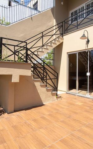 Casa à venda com 409m², 3 quartos e 4 vagas Casa à venda com 409m², 3 quartos e 4 vagasÁrea Externa