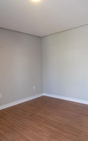 Casa à venda com 409m², 3 quartos e 4 vagas Casa à venda com 409m², 3 quartos e 4 vagasQuarto 2