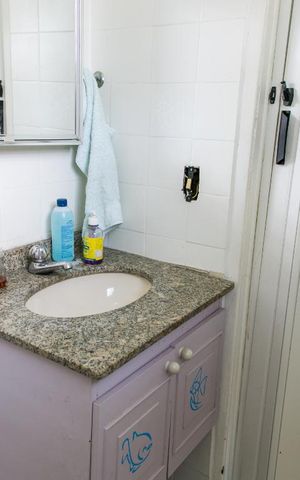 Casa à venda com 350m², 4 quartos e 3 vagasBanheiro 2
