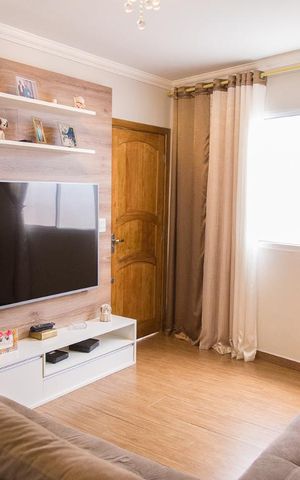 Casa à venda com 165m², 3 quartos e 2 vagas Casa à venda com 165m², 3 quartos e 2 vagasSala