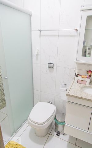 Casa à venda com 165m², 3 quartos e 2 vagas Casa à venda com 165m², 3 quartos e 2 vagasBanheiro do Quarto 2
