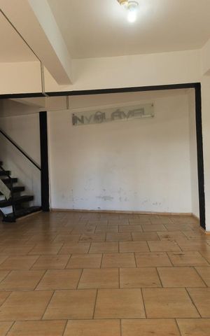 Casa à venda com 170m², 3 quartos e 5 vagas Casa à venda com 170m², 3 quartos e 5 vagasSala