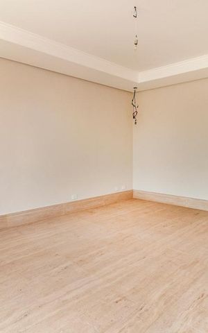 Casa à venda com 750m², 4 quartos e 15 vagas Casa à venda com 750m², 4 quartos e 15 vagasSala de Jantar