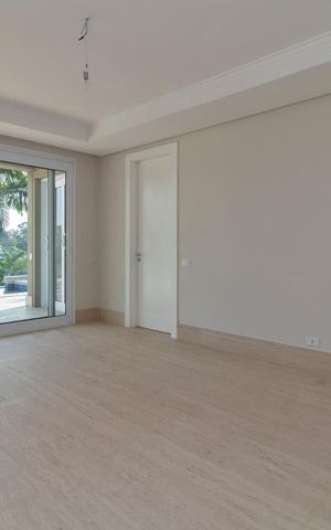 Casa à venda com 750m², 4 quartos e 15 vagas Casa à venda com 750m², 4 quartos e 15 vagasSala 1