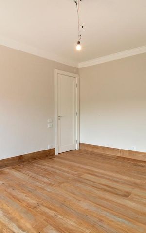 Casa à venda com 750m², 4 quartos e 15 vagas Casa à venda com 750m², 4 quartos e 15 vagasSuíte 2