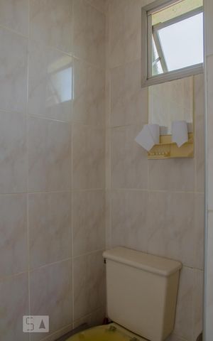 Apartamento para alugar com 72m², 2 quartos e 1 vaga Apartamento para alugar com 72m², 2 quartos e 1 vagaBanheiro de Serviço