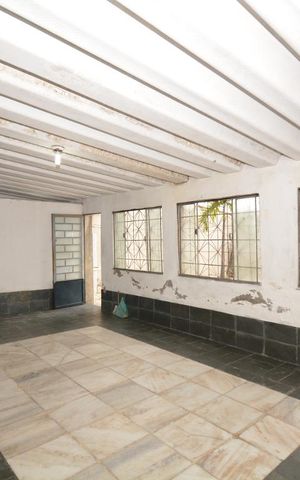 Casa à venda com 300m², 3 quartos e 6 vagasÁrea Externa