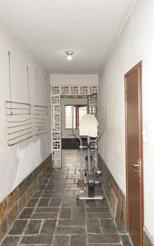 Casa à venda com 300m², 3 quartos e 6 vagasÁrea de Serviço