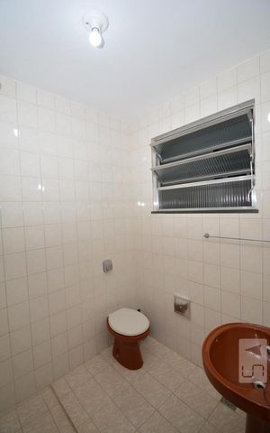 Casa à venda com 300m², 3 quartos e 6 vagasBanheiro 2