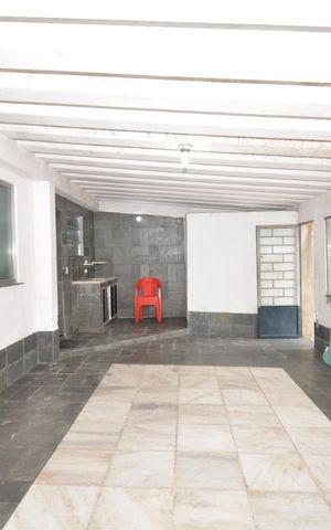 Casa à venda com 300m², 3 quartos e 6 vagasÁrea Externa