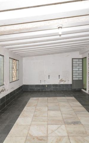 Casa à venda com 300m², 3 quartos e 6 vagasÁrea Externa