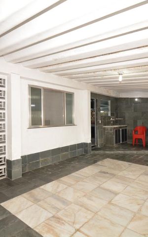 Casa à venda com 300m², 3 quartos e 6 vagasÁrea Externa
