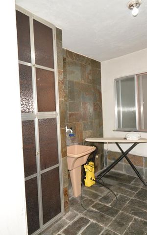 Casa à venda com 300m², 3 quartos e 6 vagasÁrea de Serviço